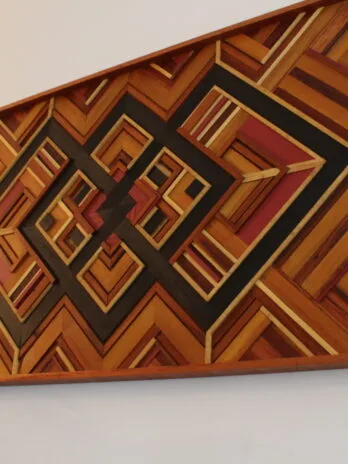 Tear da Guardiã – Quadro Mosaico em Marchetaria